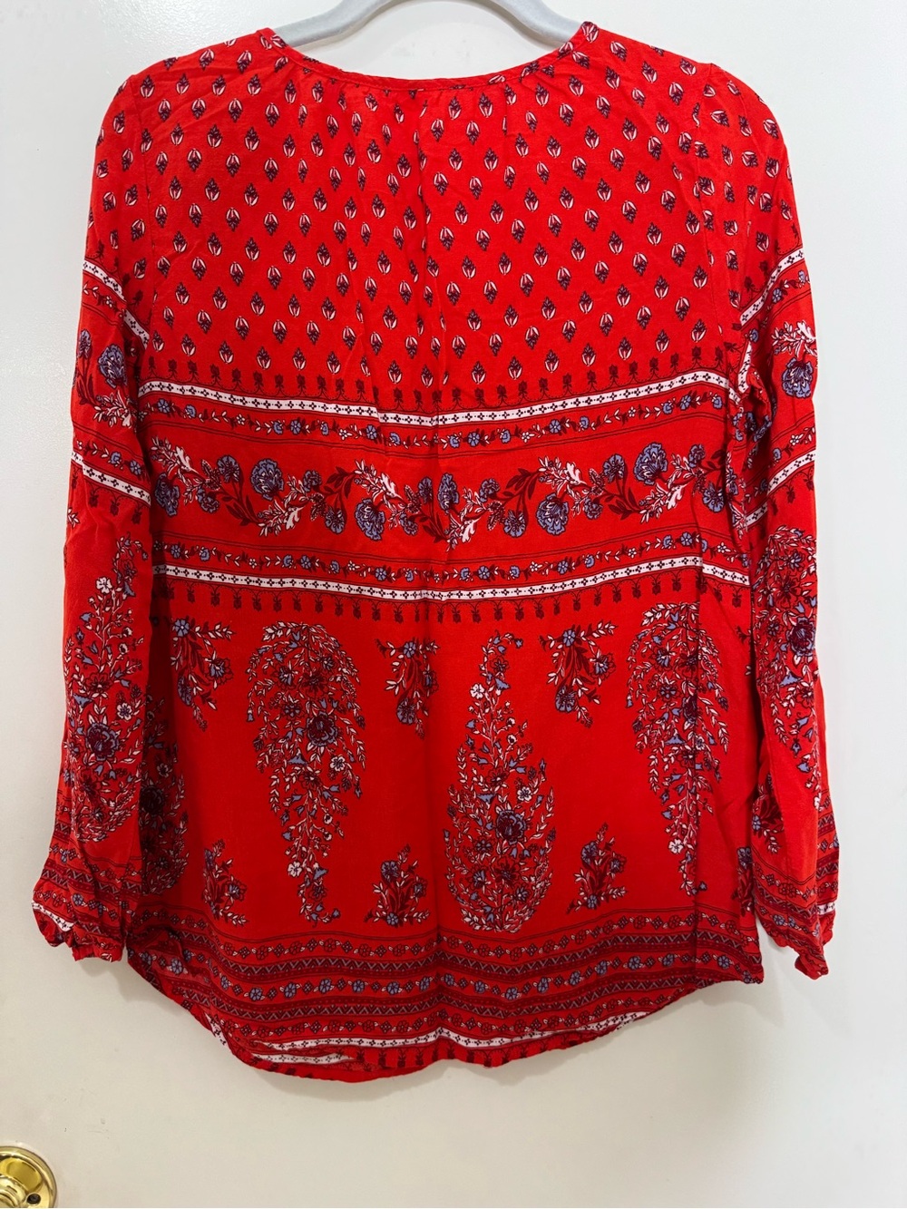 Old Navy Red Paisley & Floral V-Neck Blouse - Picture 4 of 5
